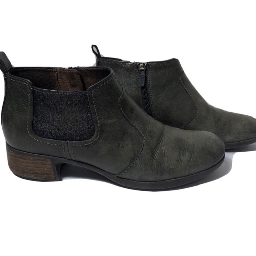 Dansko leather olive/gray ankle booties. Size 8.